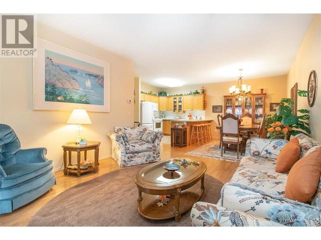 107 - 2300 Benvoulin Road, Condo with 3 bedrooms, 2 bathrooms and 1 parking in Kelowna BC | Image 6