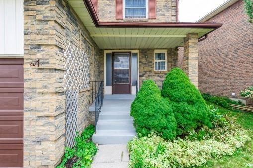 83 Braymore Blvd, House detached with 4 bedrooms, 2 bathrooms and 2 parking in Toronto ON | Image 2