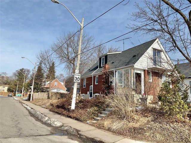 60 Amsterdam Ave, House detached with 4 bedrooms, 2 bathrooms and 1 parking in Toronto ON | Image 3