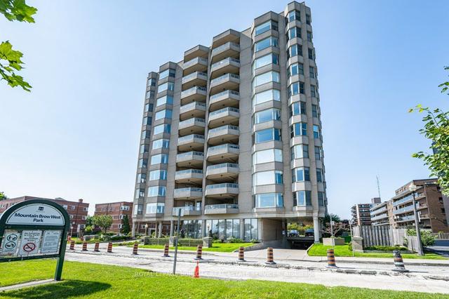 2w - 174 Mountain Park Ave, Condo with 3 bedrooms, 2 bathrooms and 2 parking in Hamilton ON | Image 1