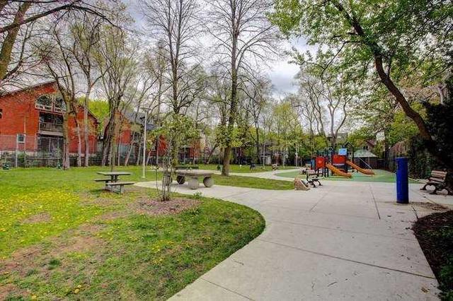 365 Albany Ave, Townhouse with 2 bedrooms, 1 bathrooms and 1 parking in Toronto ON | Image 20