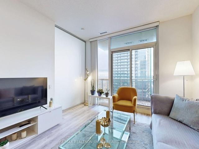 2301 - 23 Sheppard Ave E, Condo with 1 bedrooms, 1 bathrooms and 1 parking in Toronto ON | Image 2