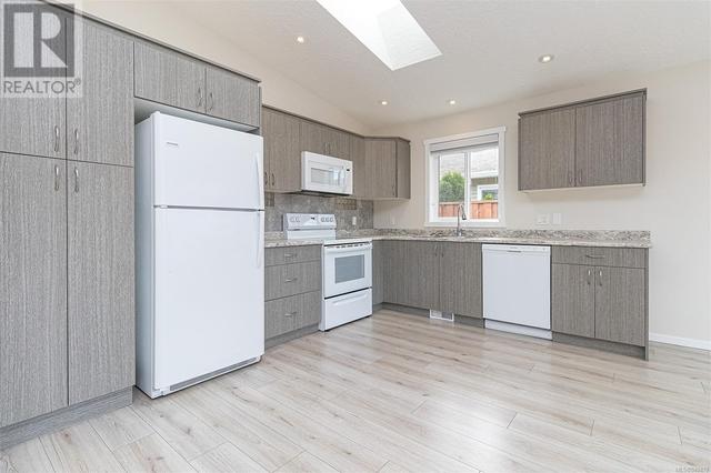41 - 7586 Tetayut Rd, House other with 2 bedrooms, 1 bathrooms and 2 parking in East Saanich 2 BC | Image 17