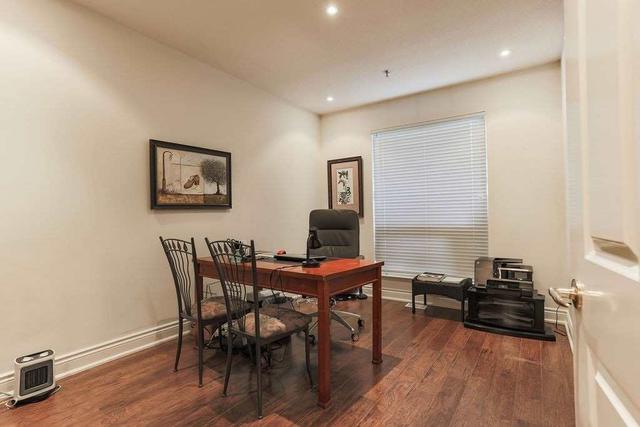 glb4 - 50 Old Mill Rd, Condo with 3 bedrooms, 3 bathrooms and 2 parking in Oakville ON | Image 10