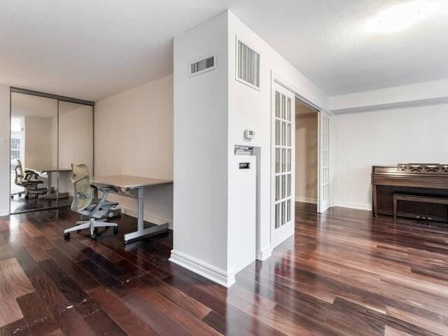1607 - 33 University Ave, Condo with 2 bedrooms, 2 bathrooms and 1 parking in Toronto ON | Image 14