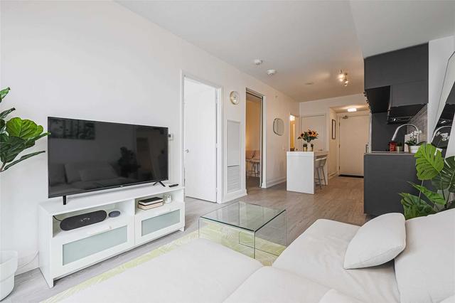 3812 - 181 Dundas St E, Condo with 1 bedrooms, 1 bathrooms and 0 parking in Toronto ON | Image 4