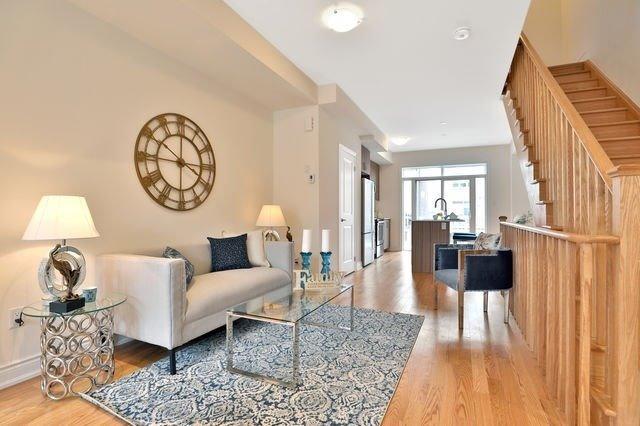 57 Edward Horton Cres, Townhouse with 3 bedrooms, 3 bathrooms and 1 parking in Toronto ON | Image 3