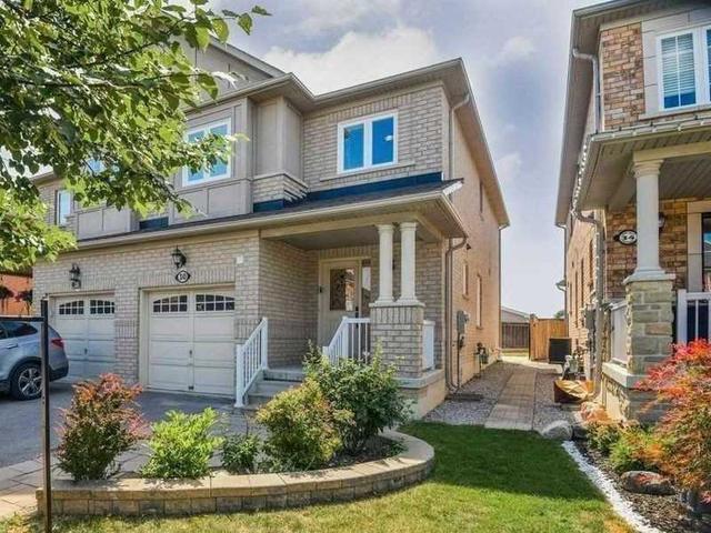 30 Twin Hills Cres, House semidetached with 2 bedrooms, 1 bathrooms and 1 parking in Vaughan ON | Image 1