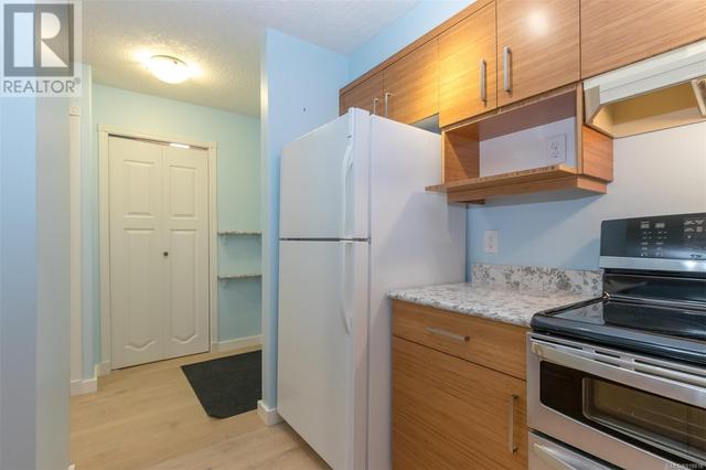 101 - 3921 Shelbourne St, Condo with 1 bedrooms, 1 bathrooms and 1 parking in Saanich BC | Image 11