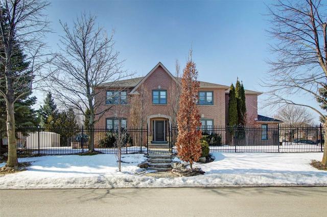 85 Robertson Clse, House detached with 4 bedrooms, 3 bathrooms and 6 parking in Vaughan ON | Image 1