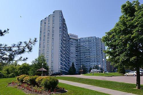111 - 3050 Ellesmere Rd, Condo with 2 bedrooms, 2 bathrooms and 1 parking in Toronto ON | Image 2