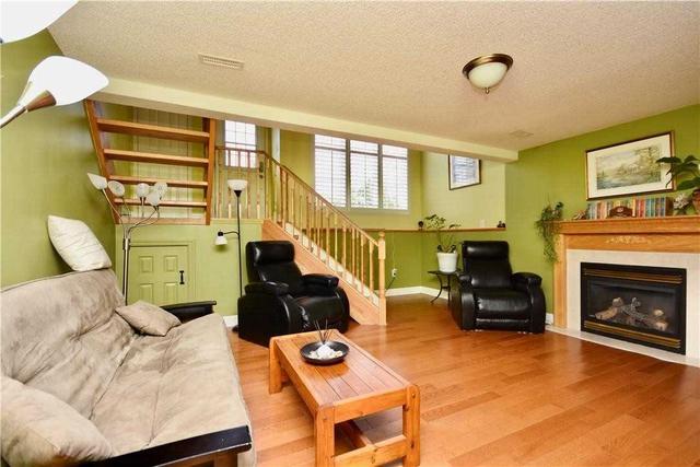 227 Country Lane, House detached with 2 bedrooms, 2 bathrooms and 2 parking in Barrie ON | Image 5