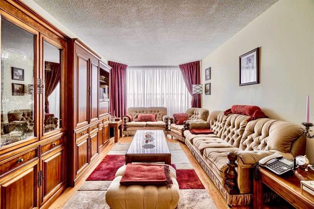 2208 - 390 Dixon Rd, Condo with 1 bedrooms, 1 bathrooms and 1 parking in Toronto ON | Image 24