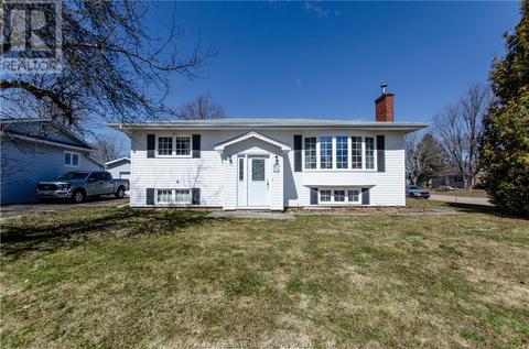 318 Beverly Cres, House detached with 3 bedrooms, 2 bathrooms and null parking in Riverview NB | Card Image