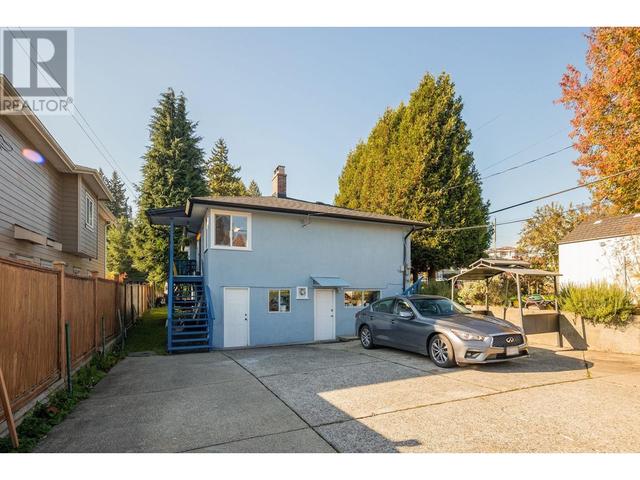 1004 Springer Avenue, House detached with 6 bedrooms, 2 bathrooms and 3 parking in Burnaby BC | Image 38