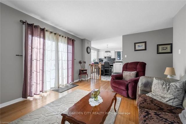 251 Alderlea Ave, House detached with 3 bedrooms, 3 bathrooms and 6 parking in Hamilton ON | Image 5