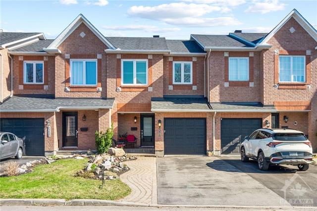 6278 Sablewood Place, Townhouse with 3 bedrooms, 3 bathrooms and 3 parking in Ottawa ON | Image 1