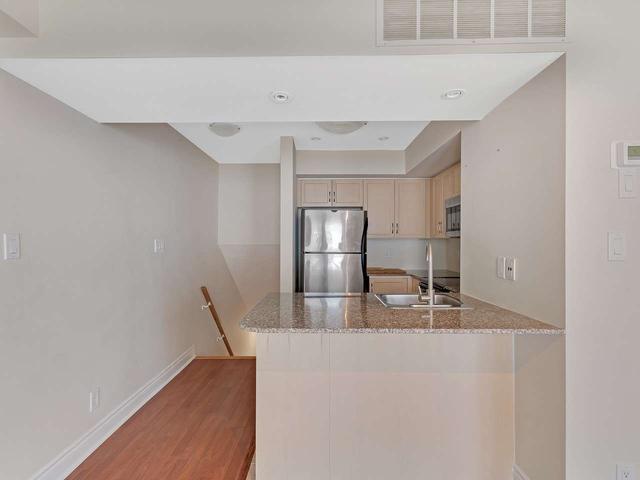 820 - 12 Laidlaw St, Condo with 2 bedrooms, 2 bathrooms and 1 parking in Toronto ON | Image 24