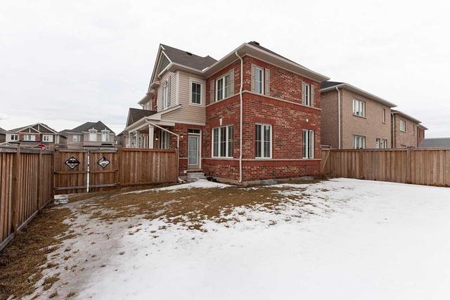 330 Trudeau Dr, House detached with 3 bedrooms, 3 bathrooms and 1 parking in Milton ON | Image 19