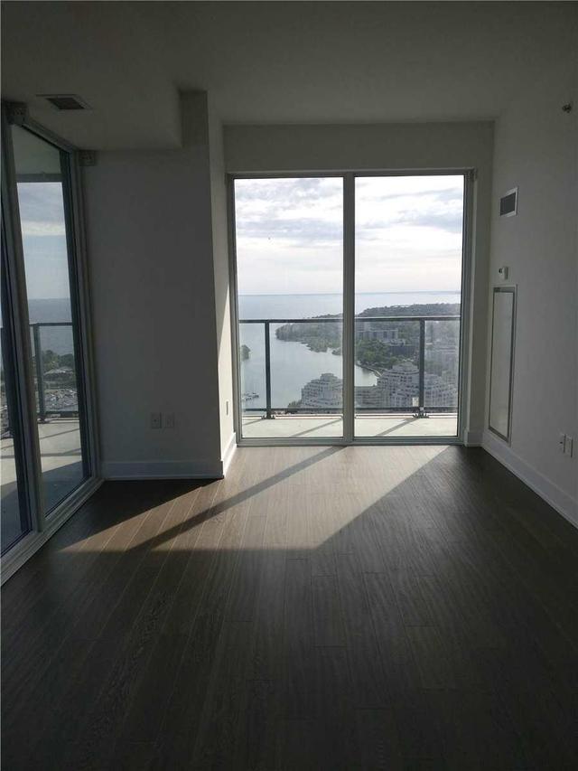 3517 - 30 Shore Breeze Dr, Condo with 2 bedrooms, 2 bathrooms and 1 parking in Toronto ON | Image 4