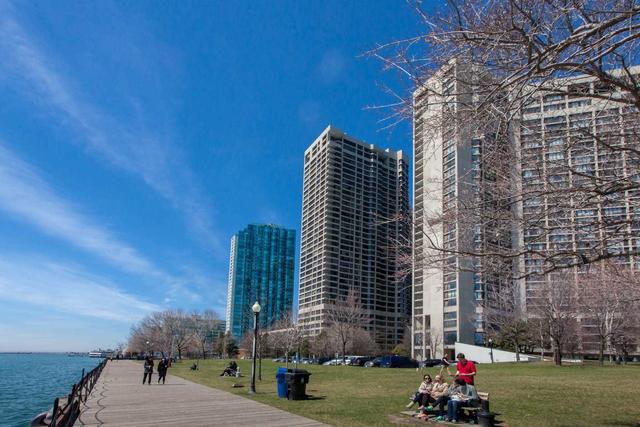 1011 - 55 Harbour Sq, Condo with 3 bedrooms, 3 bathrooms and 1 parking in Toronto ON | Image 25