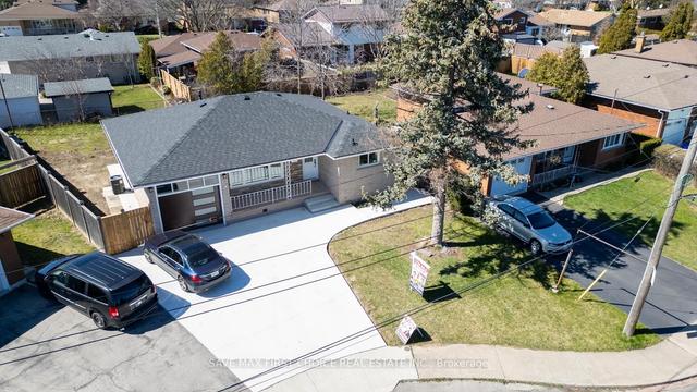 34 Garland Pl, House detached with 3 bedrooms, 4 bathrooms and 5 parking in Hamilton ON | Image 32