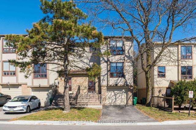 63 Guildford Cres, Townhouse with 3 bedrooms, 2 bathrooms and 2 parking in Brampton ON | Image 12
