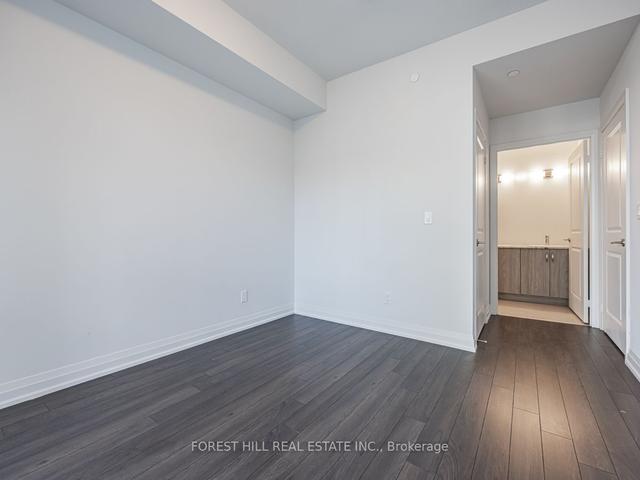 301 - 10 Meadowglen Pl, Condo with 3 bedrooms, 2 bathrooms and 0 parking in Toronto ON | Image 5