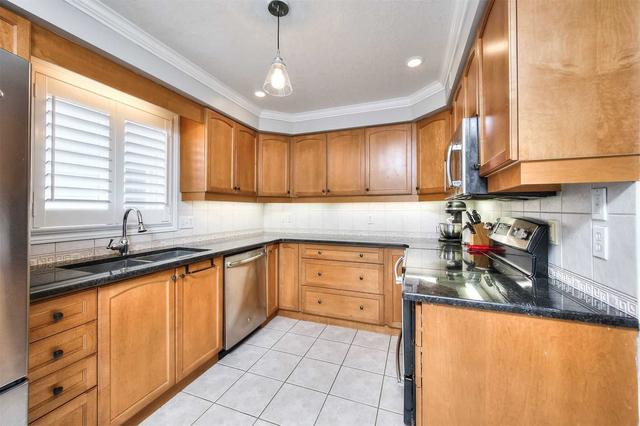 187 Farley Dr, House detached with 3 bedrooms, 4 bathrooms and 4 parking in Guelph ON | Image 4