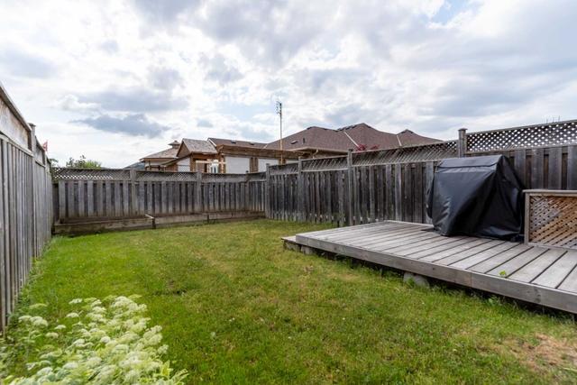 52 Neill Ave, House attached with 3 bedrooms, 3 bathrooms and 3 parking in Whitby ON | Image 16