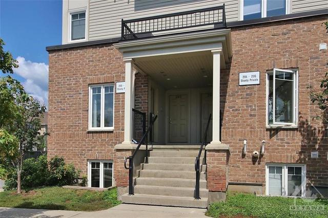 200 Shanly Private, House attached with 2 bedrooms, 3 bathrooms and 1 parking in Ottawa ON | Image 2