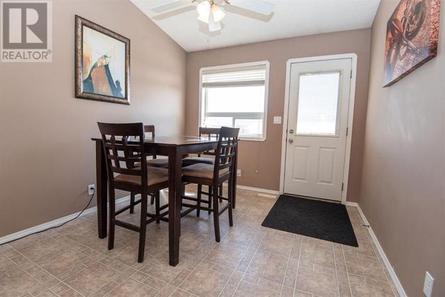 15 Kenny Close, House attached with 3 bedrooms, 2 bathrooms and 1 parking in Red Deer AB | Image 8