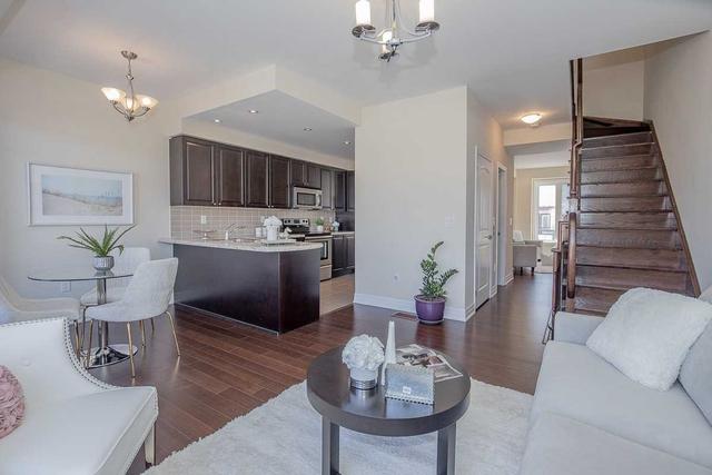 [th47] - 39 Beverley Glen Blvd, Townhouse with 3 bedrooms, 4 bathrooms and 2 parking in Vaughan ON | Image 7