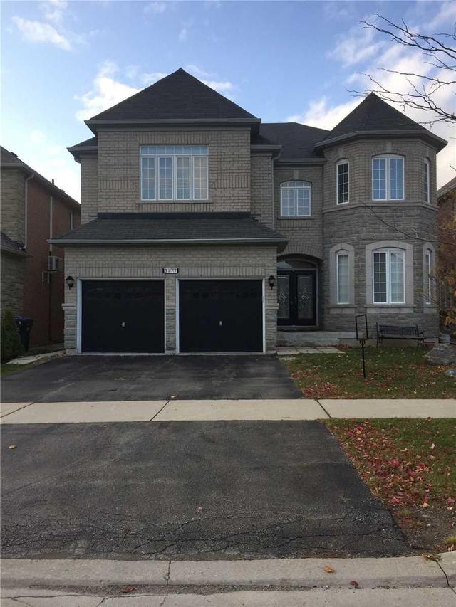 Upper - 3177 Gladish Grve, House detached with 5 bedrooms, 4 bathrooms and 1 parking in Mississauga ON | Image 1