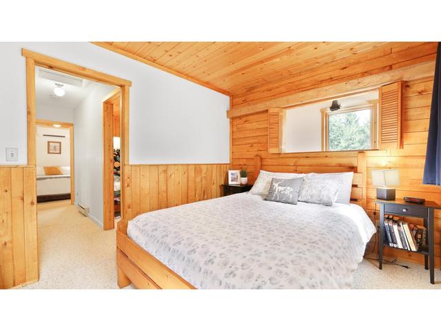 4332 Teal Road, House detached with 3 bedrooms, 2 bathrooms and 5 parking in East Kootenay F BC | Image 15