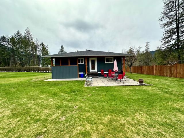 10 Skands Road, House detached with 3 bedrooms, 1 bathrooms and 10 parking in Kootenay Boundary C BC | Image 28