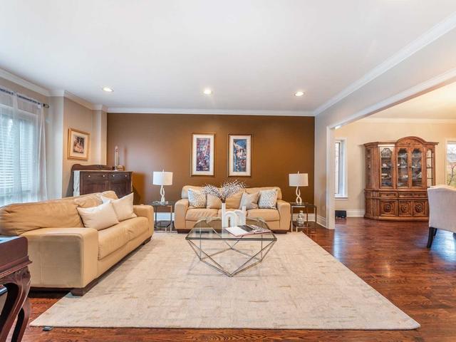 39 Corwin Cres, House detached with 5 bedrooms, 6 bathrooms and 4 parking in Toronto ON | Image 36