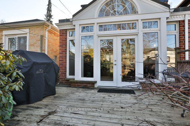 37 Cliveden Ave, House detached with 3 bedrooms, 2 bathrooms and 3 parking in Toronto ON | Image 27