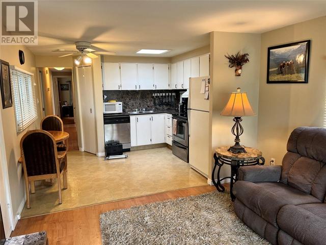 74 - 3745 Lakeshore Road, House other with 2 bedrooms, 1 bathrooms and 2 parking in Kelowna BC | Image 5