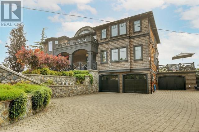 2990 Beach Dr, House detached with 4 bedrooms, 4 bathrooms and 6 parking in Oak Bay BC | Image 74