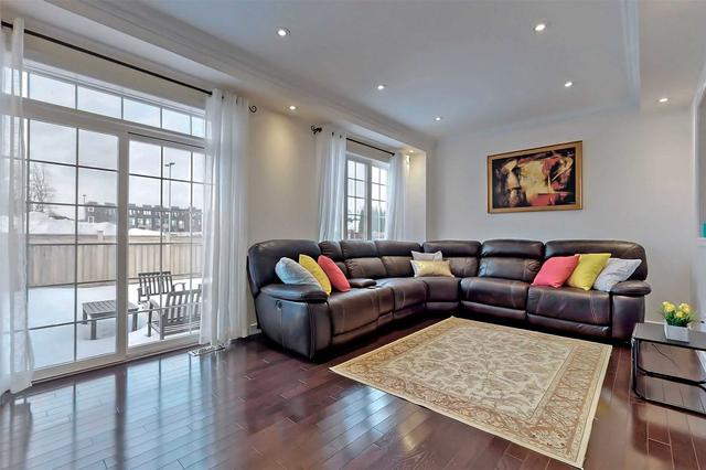 58 Millhouse Crt, House attached with 4 bedrooms, 4 bathrooms and 4 parking in Vaughan ON | Image 9