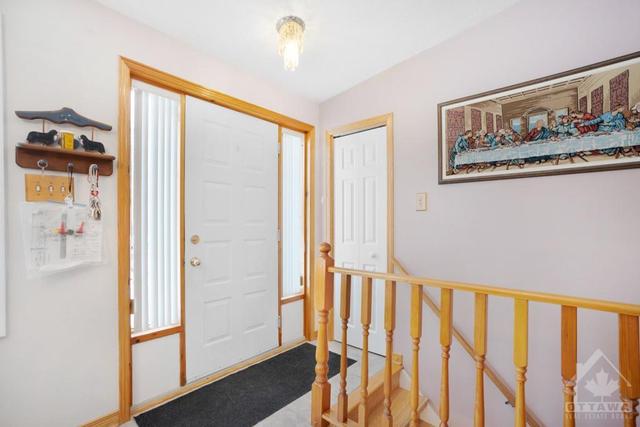 166 Concession 7 Road, House detached with 2 bedrooms, 2 bathrooms and 6 parking in Alfred and Plantagenet ON | Image 3