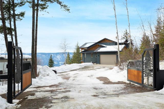 8201 Keddleston Road, House detached with 3 bedrooms, 3 bathrooms and 4 parking in Spallumcheen BC | Image 49