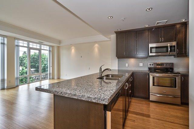 302 - 205 Lakeshore Rd W, Condo with 2 bedrooms, 2 bathrooms and 1 parking in Oakville ON | Image 6
