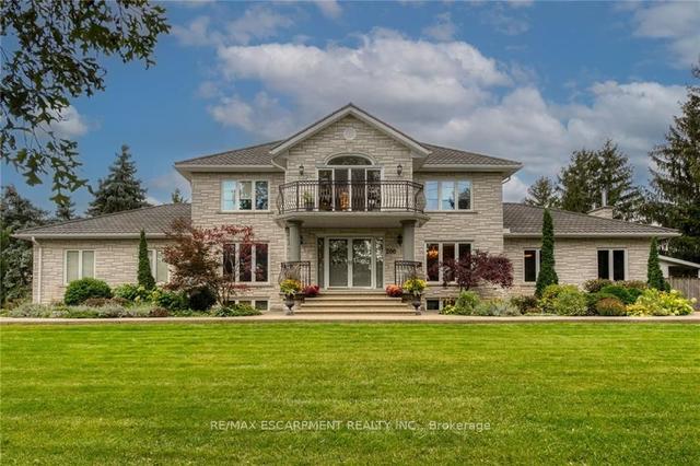 200 Green Mountain Rd E, House detached with 4 bedrooms, 5 bathrooms and 24 parking in Hamilton ON | Image 1