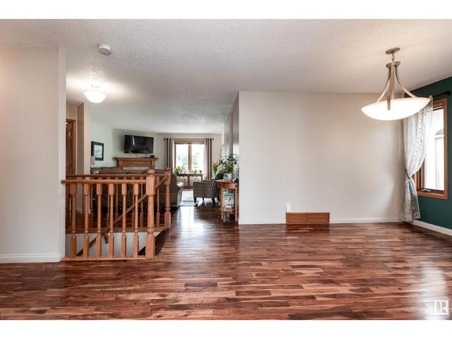 125 Nottingham Bv, House semidetached with 3 bedrooms, 3 bathrooms and null parking in Edmonton AB | Image 2