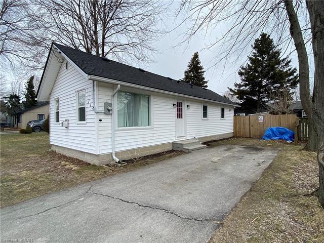 114 Belvedere Road, House detached with 2 bedrooms, 1 bathrooms and null parking in Fort Erie ON | Image 24