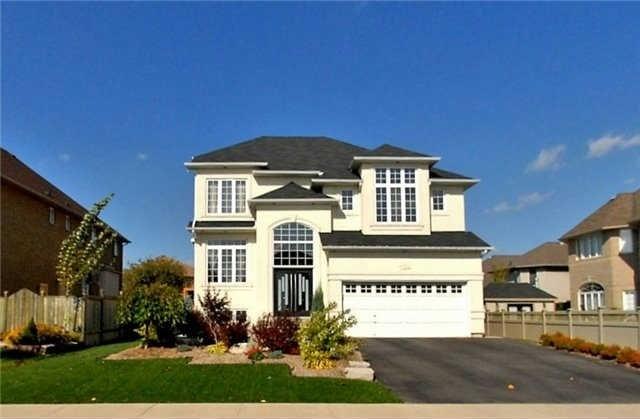 104 Stonehenge Dr, House detached with 3 bedrooms, 4 bathrooms and 4 parking in Hamilton ON | Image 1