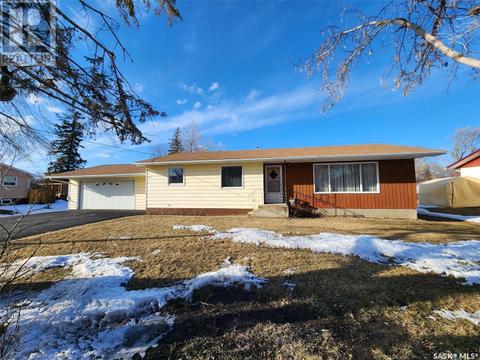 900 Wolseley Avenue, House detached with 3 bedrooms, 3 bathrooms and null parking in Grenfell SK | Card Image