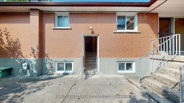45 Sandale Gdns, House detached with 3 bedrooms, 2 bathrooms and 5 parking in Toronto ON | Image 31